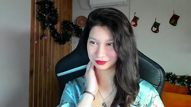 SaraDenars online show from December 22, 2025, 6:32 am