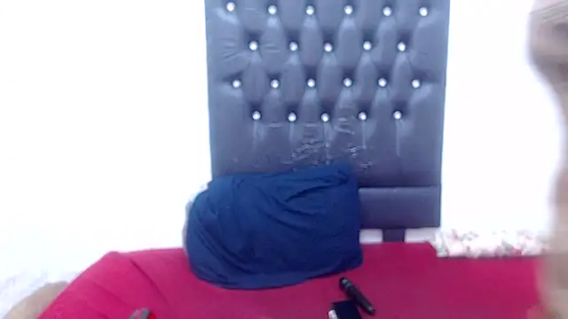 AUGUSTBLOOMxx online show from February 18, 2026, 11:39 am