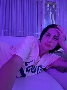 jojoa23 online show from April 17, 2026, 2:31 pm