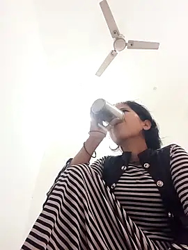 Snapshot of Sanjna_babby chatting on February 11, 2026, 6:18 am Sanjna babby online show from February 11, 2026, 6:18 am