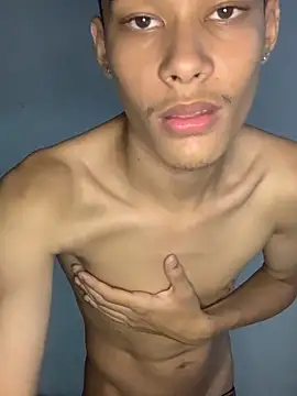 Snapshot of novinholimah chatting on November 5, 2025, 1:16 am novinholimah online show from November 5, 2025, 1:16 am