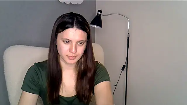 Snapshot of KiraHoney chatting on April 23, 2026, 7:27 pm KiraHoney online show from April 23, 2026, 7:27 pm