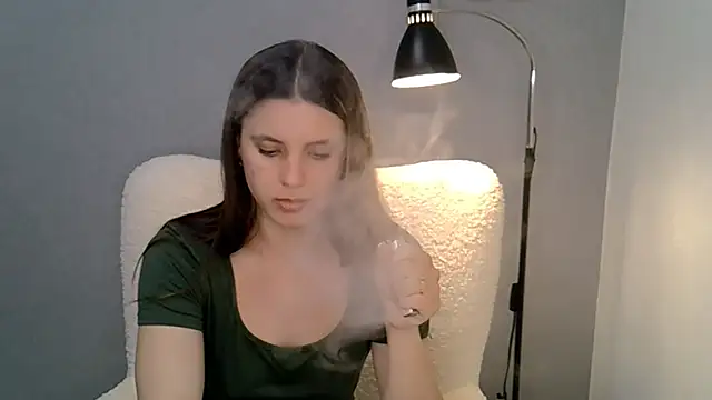 Snapshot of KiraHoney chatting on May 17, 2026, 4:58 pm KiraHoney online show from May 17, 2026, 4:58 pm