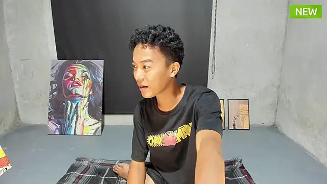 Snapshot of UrBigFatAsianCock chatting on November 3, 2025, 12:28 pm UrBigFatAsianCock online show from November 3, 2025, 12:28 pm