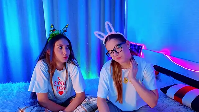 MargaretMorris online show from December 20, 2025, 9:49 am