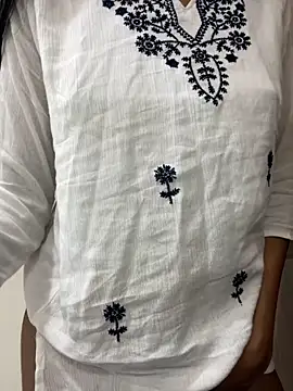 DIVA-8 online show from November 3, 2025, 3:13 pm