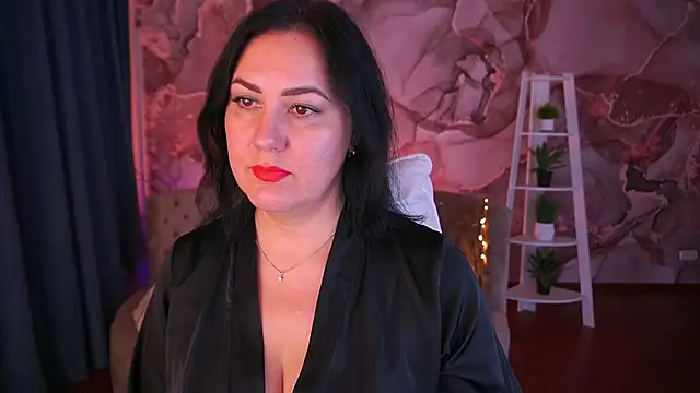 VelvetLuck online show from November 18, 2025, 2:43 pm