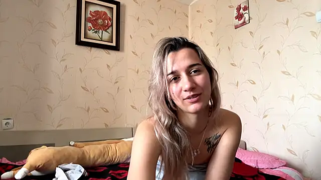 Auroragin online show from November 8, 2025, 10:48 am