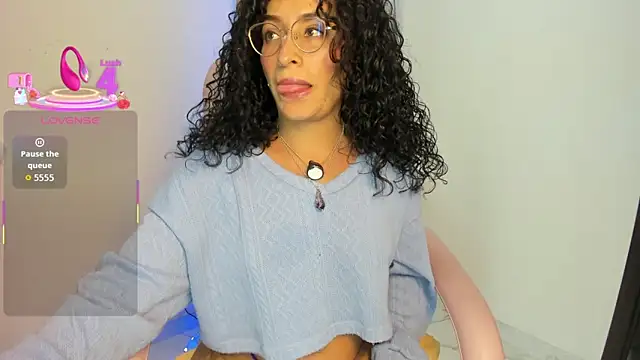 misslya00 online show from December 18, 2025, 3:45 am