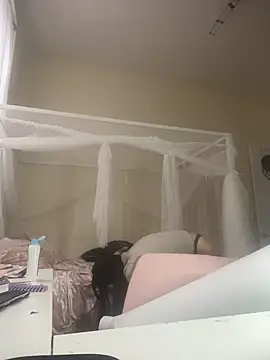 baeezzyy online show from December 5, 2025, 5:31 pm