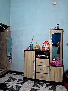 lapicarona18 online show from November 14, 2025, 1:15 am