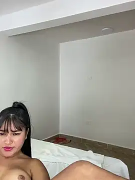 Snapshot of LiaAcosta chatting on November 4, 2025, 4:44 am LiaAcosta online show from November 4, 2025, 4:44 am