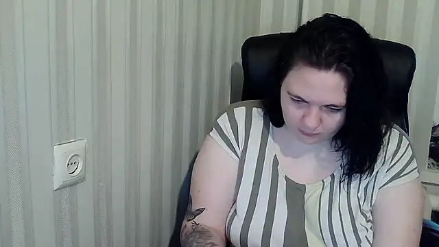 XLisaBlueXsS online show from November 4, 2025, 7:18 am