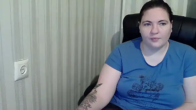 XLisaBlueXsS online show from November 7, 2025, 4:18 pm