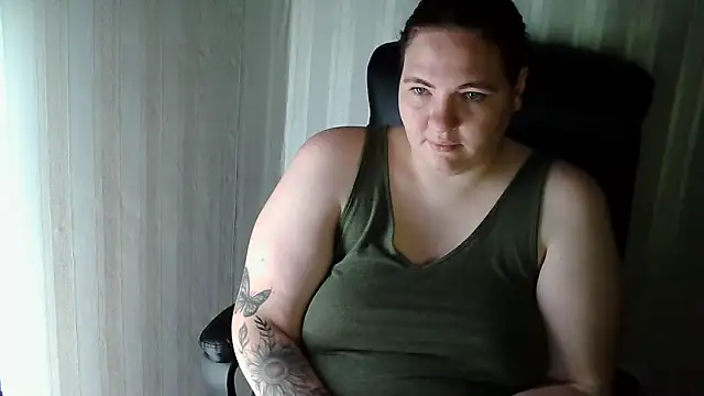 XLisaBlueXsS online show from November 12, 2025, 2:45 am