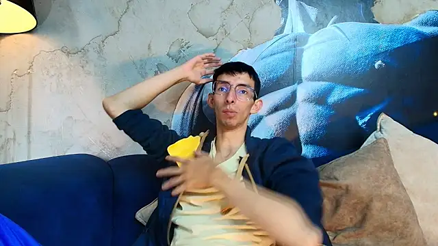 ZyroNight online show from November 26, 2025, 7:37 pm