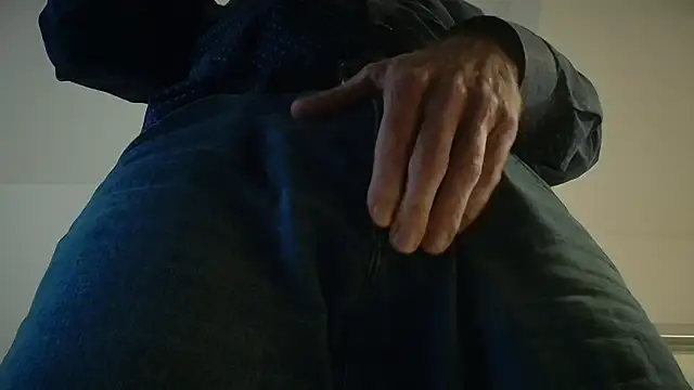 Snapshot of centerfieldshow chatting on February 25, 2026, 9:02 pm centerfieldshow online show from February 25, 2026, 9:02 pm