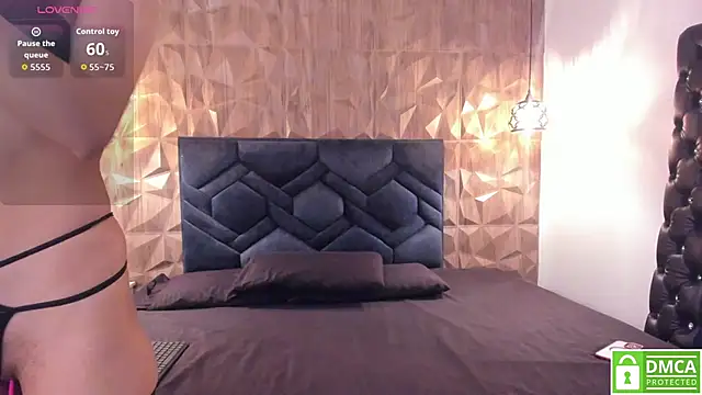 Kiara velvet   online show from November 28, 2025, 3:31 am