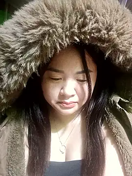 Bee-bgolden online show from November 24, 2025, 3:01 pm