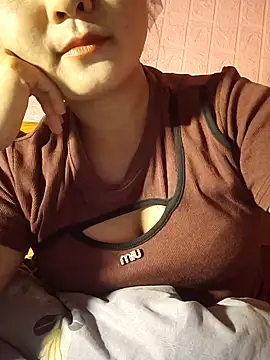 Snapshot of Panda-white chatting on November 10, 2025, 2:05 pm Panda-white online show from November 10, 2025, 2:05 pm