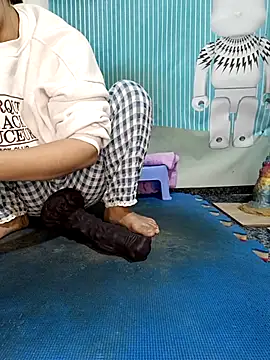 Snapshot of Beolalla chatting on November 21, 2025, 5:50 am Beolalla online show from November 21, 2025, 5:50 am