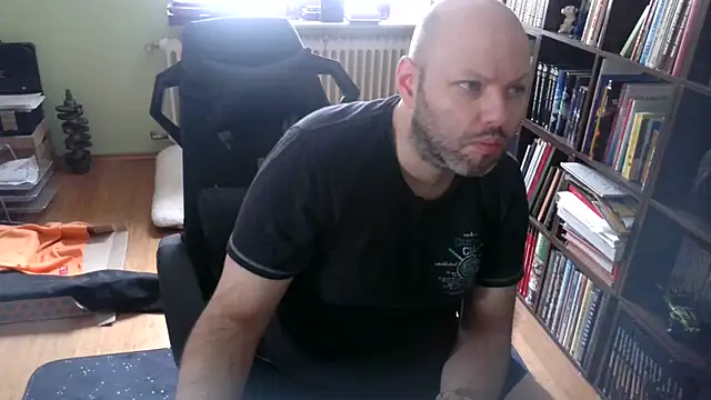 Snapshot of Tsume81 chatting on November 4, 2025, 9:30 am Tsume81 online show from November 4, 2025, 9:30 am