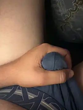 Qwert9012 online show from November 9, 2025, 5:44 pm