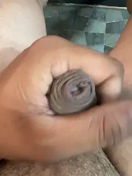 Qwert9012 online show from February 1, 2026, 7:40 am