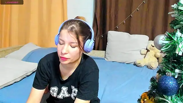 Eva purrr  online show from December 18, 2025, 1:33 am