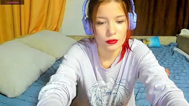 Eva purrr  online show from January 14, 2026, 9:42 pm