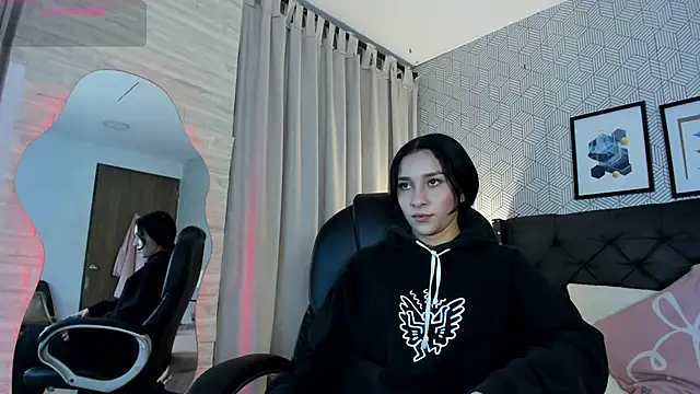 Snapshot of valentina__desire chatting on May 7, 2026, 11:48 am valentina desire online show from May 7, 2026, 11:48 am