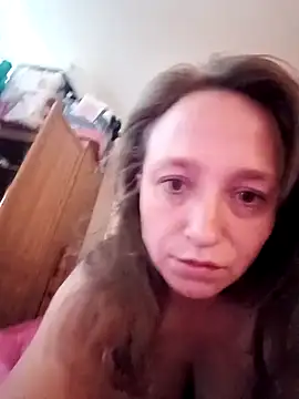 Snapshot of HotMommaCR chatting on November 4, 2025, 1:21 pm HotMommaCR online show from November 4, 2025, 1:21 pm