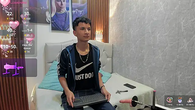 Elian Julian online show from November 8, 2025, 8:07 pm