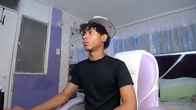 Santy bigcock 01 online show from April 10, 2026, 4:23 pm