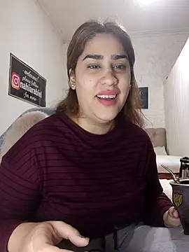 nahiarabiel33 online show from June 9, 2026, 3:56 pm