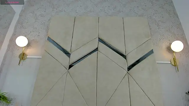 alana-silva online show from November 5, 2025, 9:48 pm