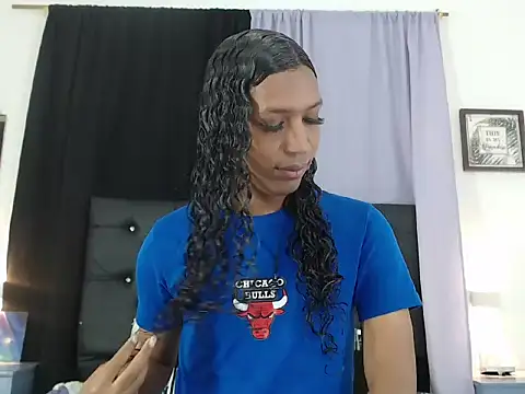 Snapshot of MiaCoock chatting on November 7, 2025, 1:00 pm MiaCoock online show from November 7, 2025, 1:00 pm