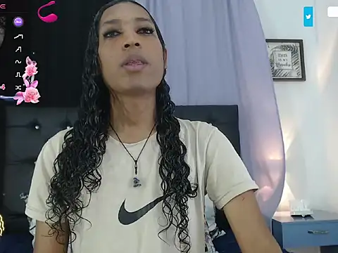 MiaCoock online show from November 27, 2025, 12:40 pm