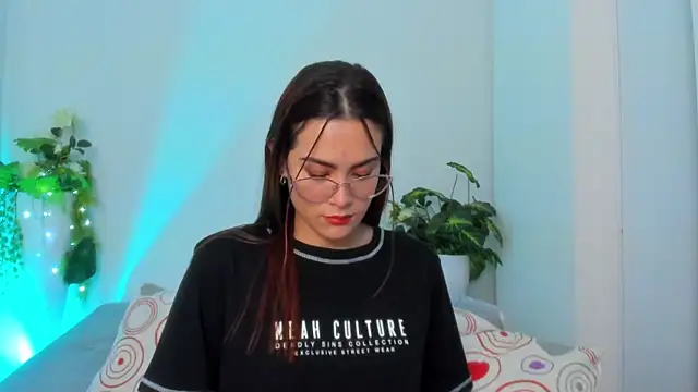 SaraAlvarezx online show from January 7, 2026, 4:04 am