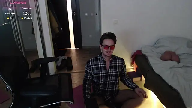 Snapshot of lucky_swimmer chatting on November 24, 2025, 6:07 pm lucky swimmer online show from November 24, 2025, 6:07 pm