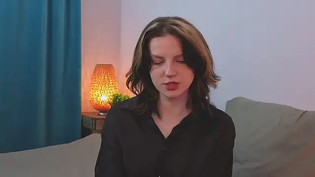 LatinaHuguenin online show from April 2, 2026, 9:12 pm