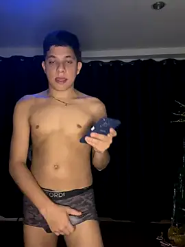 Snapshot of LucaDave_1 chatting on November 26, 2025, 5:30 am LucaDave 1 online show from November 26, 2025, 5:30 am