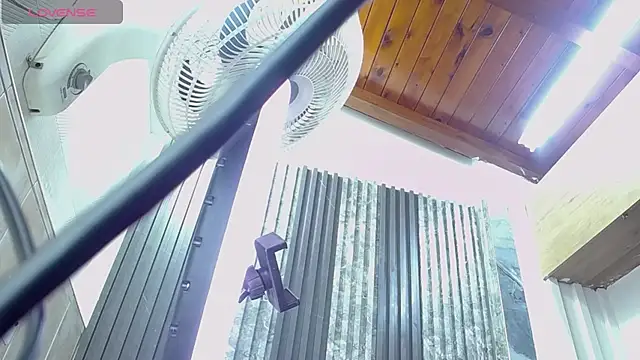 Caitlyn-Joness  online show from November 14, 2025, 7:12 pm