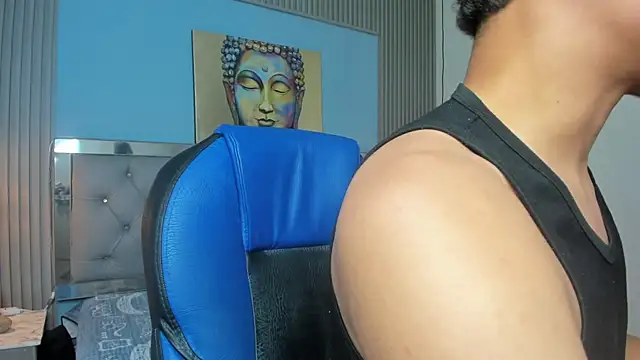 Snapshot of Liams18 chatting on November 26, 2025, 2:12 am Liams18 online show from November 26, 2025, 2:12 am