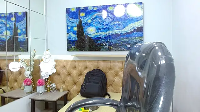 Snapshot of Liams18 chatting on December 14, 2025, 9:19 pm Liams18 online show from December 14, 2025, 9:19 pm