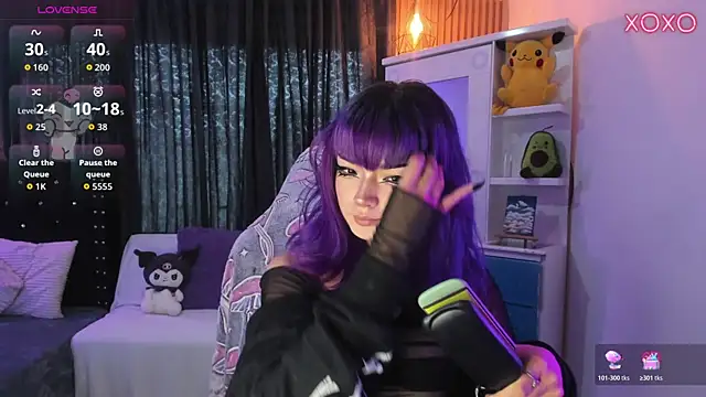 Snapshot of ravencollen chatting on February 14, 2026, 5:32 pm ravencollen online show from February 14, 2026, 5:32 pm