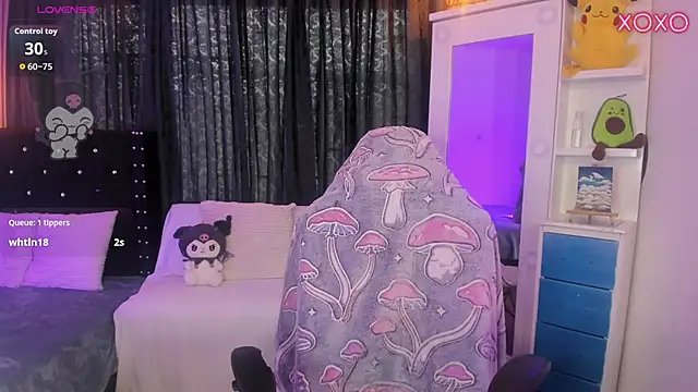 Snapshot of ravencollen chatting on February 16, 2026, 5:31 pm ravencollen online show from February 16, 2026, 5:31 pm