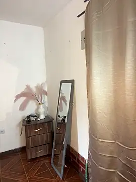 alisaa jhons1 online show from April 15, 2026, 3:08 pm