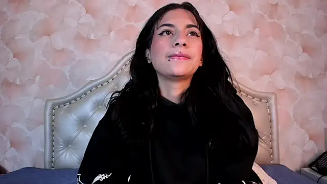 Snapshot of Madhison_5 chatting on February 5, 2026, 12:43 pm Madhison 5 online show from February 5, 2026, 12:43 pm