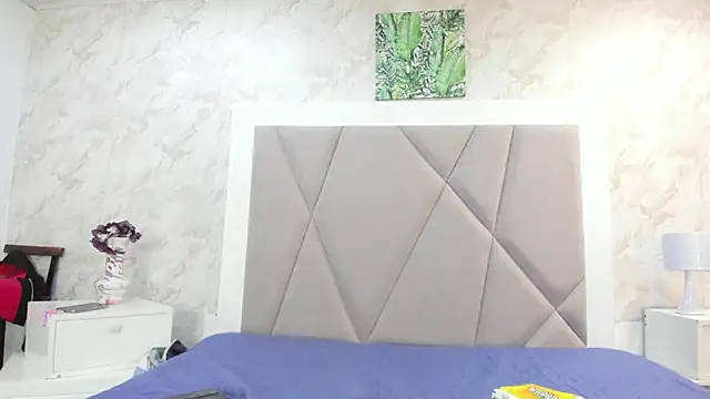 Snapshot of Madhison_5 chatting on February 9, 2026, 12:09 pm Madhison 5 online show from February 9, 2026, 12:09 pm